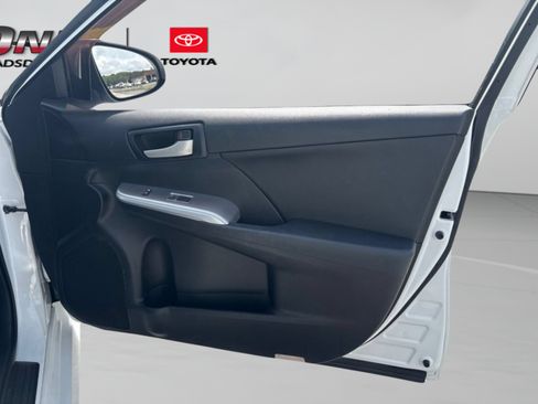 Used 2014 Toyota Camry SE FWD image 27
