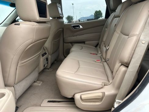 Used 2014 Nissan Pathfinder Platinum w/ Platinum Premium Package AWD/4WD image 18