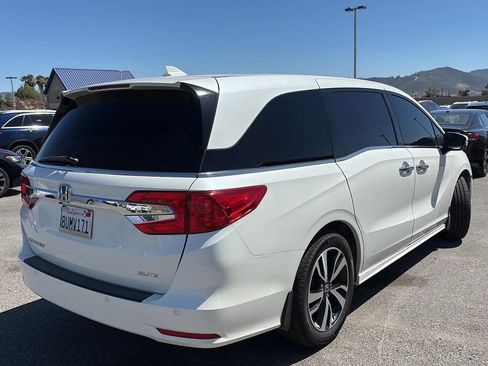 Used 2018 Honda Odyssey Elite image 8