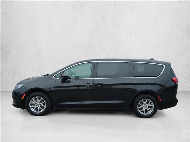 Used 2023 Chrysler Voyager LX FWD image 9