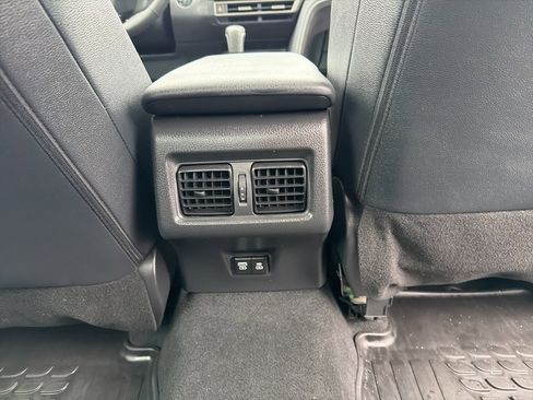 Certified 2025 Toyota Camry SE w/ Convenience Package image 18