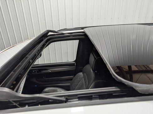 Used 2023 Jeep Grand Wagoneer Series III image 8