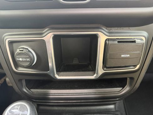 Used 2021 Jeep Wrangler Sport AWD/4WD image 19