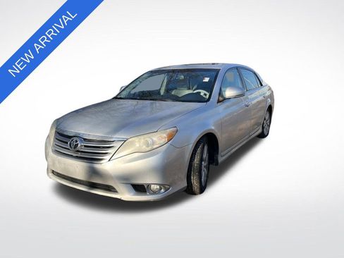 Used 2011 Toyota Avalon Limited image 7