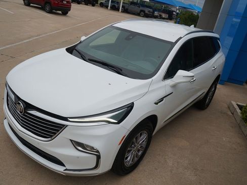 Used 2024 Buick Enclave Premium FWD image 12