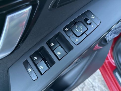 Used 2023 Kia Niro SX image 14