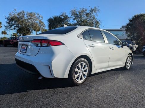 Used 2023 Toyota Corolla LE image 4