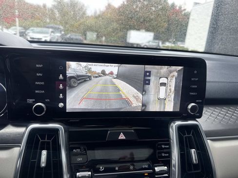 Used 2022 Kia Sorento SX Prestige w/ Panoramic Sunroof Package image 26