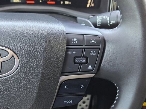 Certified 2025 Toyota Camry SE image 30