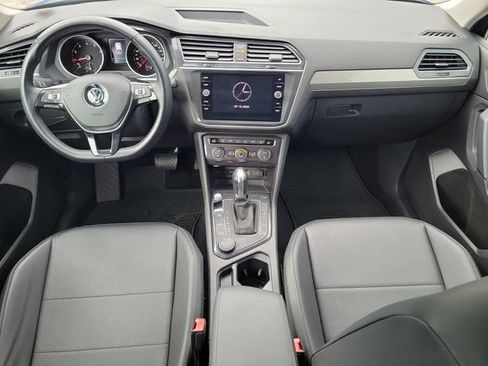 Used 2019 Volkswagen Tiguan SE w/ Panoramic Sunroof Package AWD/4WD image 16