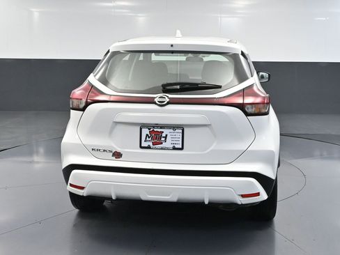 Used 2021 Nissan Kicks S image 6