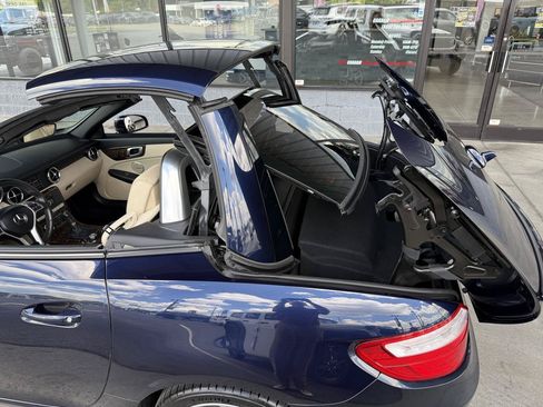 Used 2014 Mercedes-Benz SLK 250 image 9