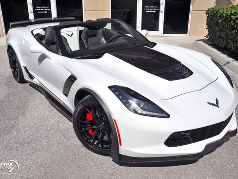 Used 2019 Chevrolet Corvette Z06 RWD image 2