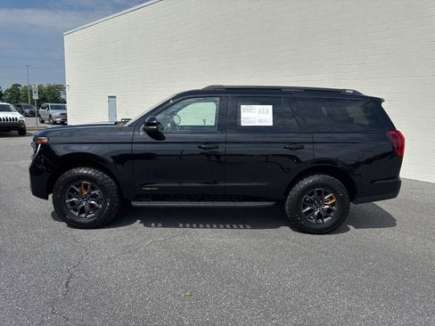 Used 2025 Ford Expedition Tremor AWD/4WD image 4