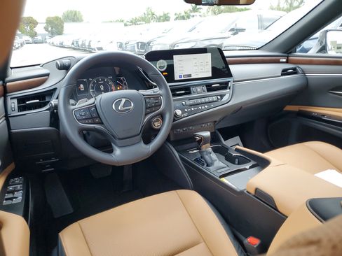 Used 2025 Lexus ES 350 w/ Premium Package image 12