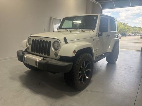 Used 2017 Jeep Wrangler Sahara w/ Connectivity Group image 2