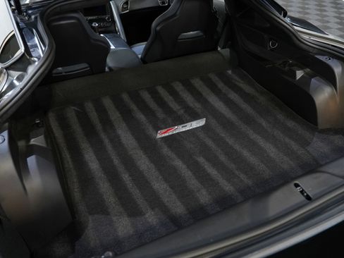 Used 2015 Chevrolet Corvette Z06 w/ 3LZ Preferred Equipment Group image 44