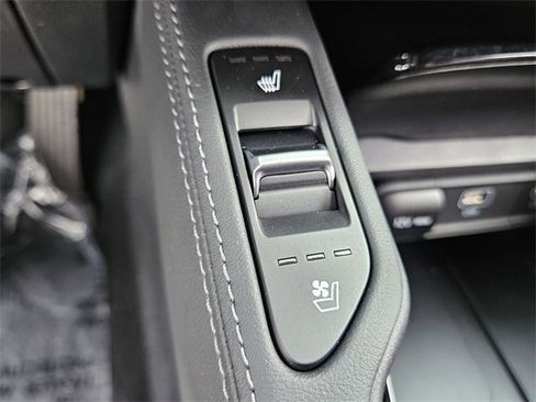 Used 2024 Kia Telluride EX w/ EX Captain's Chair Package image 29