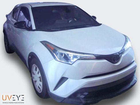 Used 2019 Toyota C-HR LE image 2