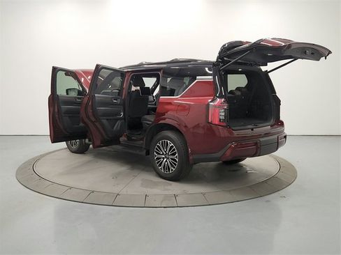 Used 2025 Nissan Armada Platinum image 13