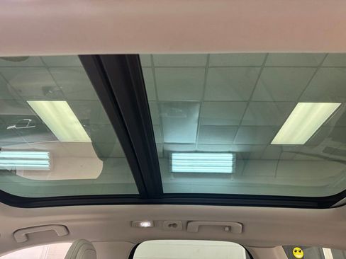 Used 2023 Volvo XC60 B5 Plus image 17