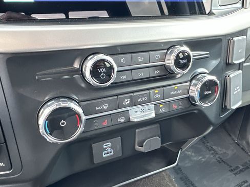 Used 2022 Ford F150 XLT w/ Equipment Group 302A High image 17