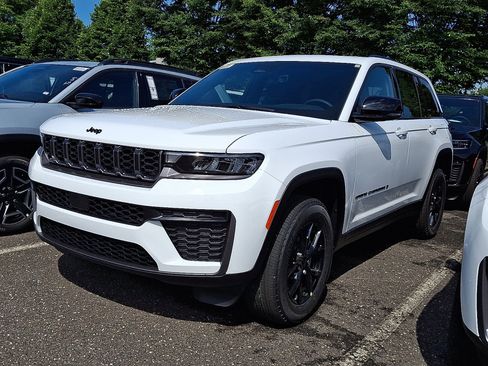 New 2026 Jeep Grand Cherokee Altitude AWD/4WD image 1