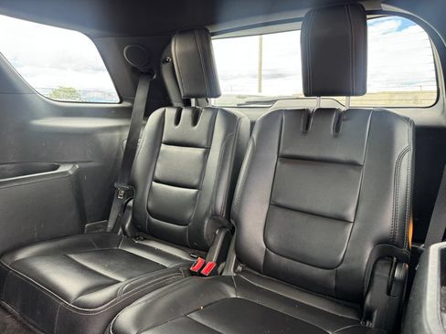 Used 2017 Ford Explorer Limited AWD/4WD image 9
