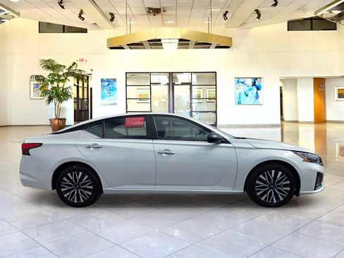 Certified 2024 Nissan Altima 2.5 SV FWD image 4