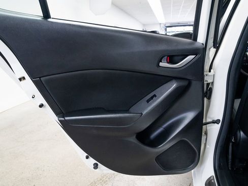 Used 2015 MAZDA MAZDA3 i Touring image 18