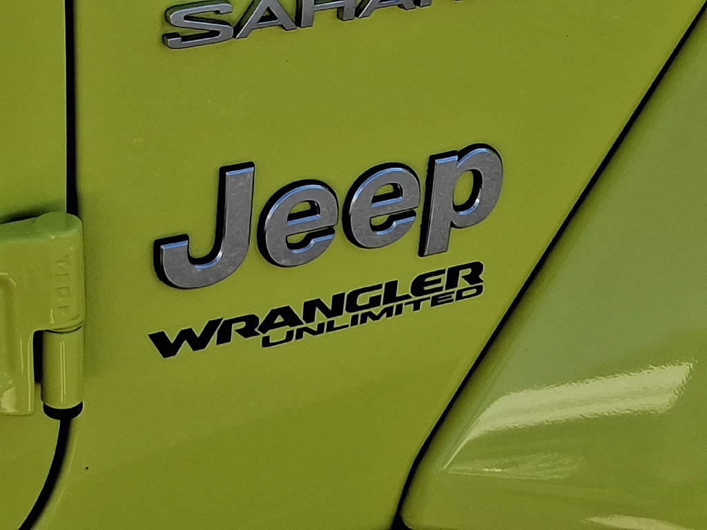 Used 2022 Jeep Wrangler Unlimited Sahara w/ Cold Weather Group AWD/4WD image 30