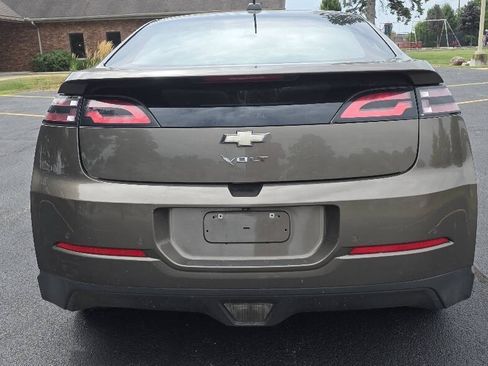 Used 2015 Chevrolet Volt Premium w/ Premium Trim Package FWD image 4