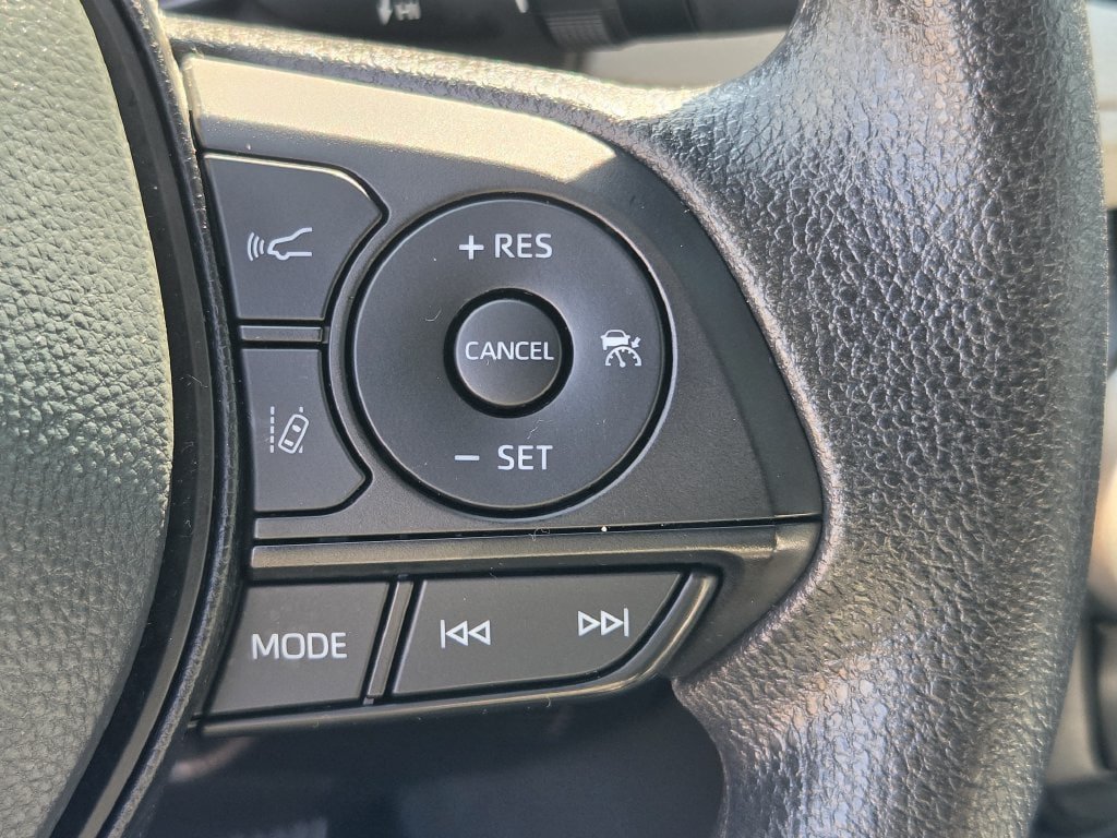 Used 2025 Toyota RAV4 XLE w/ Convenience Package FWD image 23