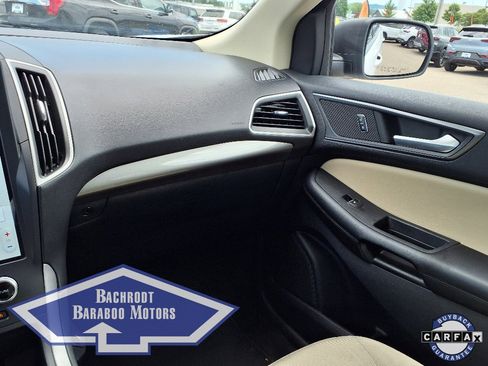 Used 2022 Ford Edge SE image 25