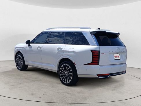 Used 2026 Hyundai Palisade Calligraphy image 3