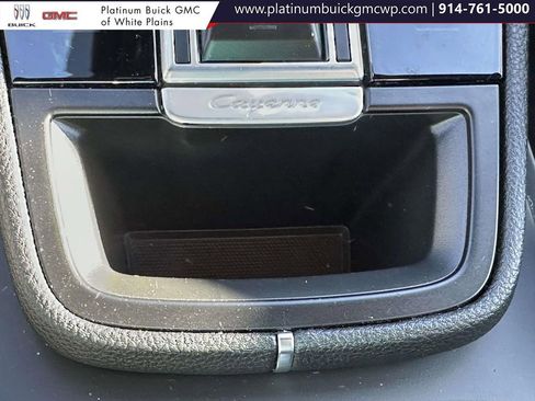 Used 2023 Porsche Cayenne Platinum Edition image 30