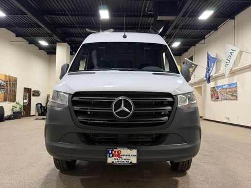 Used 2021 Mercedes-Benz Sprinter 3500 image 2