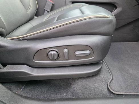 Used 2023 Chevrolet Traverse Premier image 26