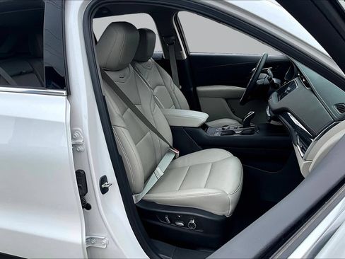 Used 2023 Cadillac XT4 Premium Luxury FWD image 28