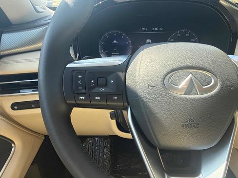 Used 2025 INFINITI QX60 Luxe w/ Vision Package FWD image 18
