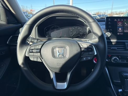 Used 2018 Honda Accord Touring image 17
