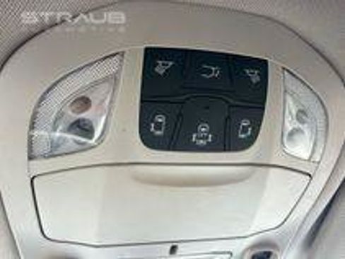 Used 2019 Chrysler Pacifica Limited FWD image 16