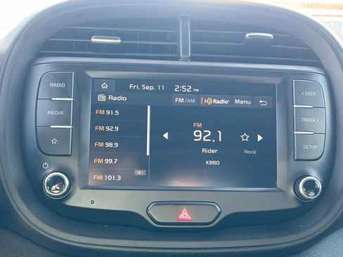 Used 2023 Kia Soul LX w/ Option Group 015 FWD image 16