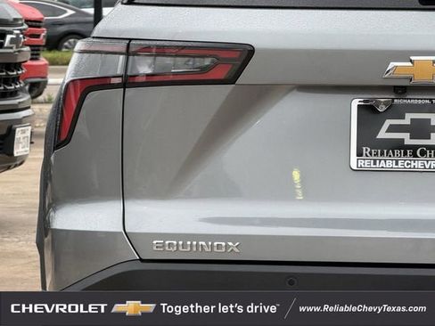 Used 2025 Chevrolet Equinox LT FWD image 9