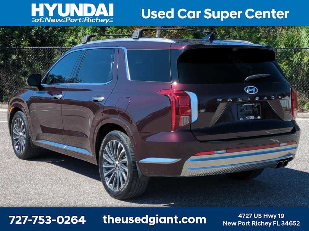 Used 2024 Hyundai Palisade Calligraphy FWD image 3