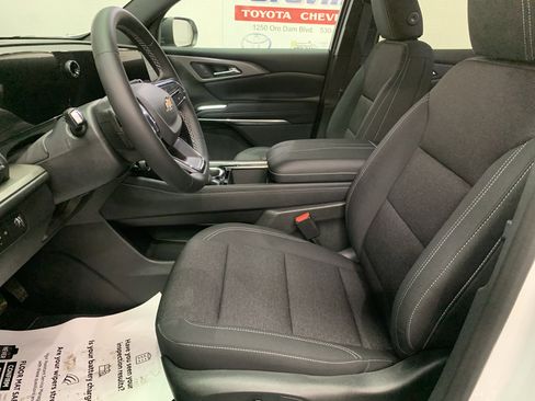 New 2026 Chevrolet Traverse LT image 10