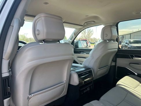 Used 2024 Jeep Wagoneer L Series II w/ Flexible Seating Group image 22