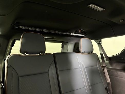 Used 2025 GMC Yukon XL AT4 w/ AT4 Premium Package image 28