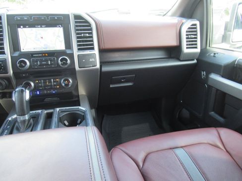 Used 2018 Ford F150 Platinum w/ Equipment Group 701A Luxury AWD/4WD image 14