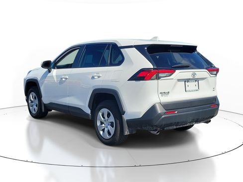 Used 2025 Toyota RAV4 LE AWD/4WD image 4